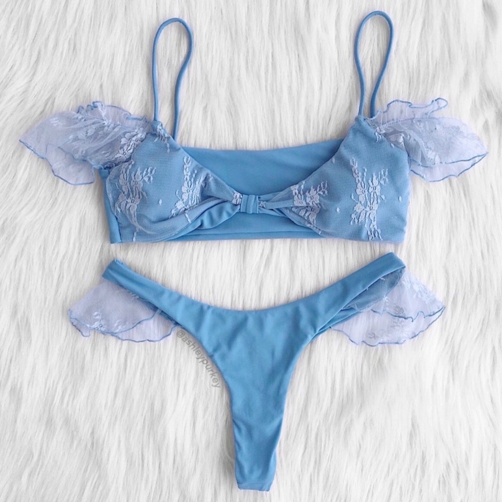 ❤️SALE❤️ Blue lace off shoulder cheeky bikini set
